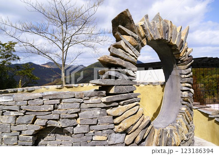 外構工事　エクステリア　ガーデニング　庭石　素材　背景 123186394