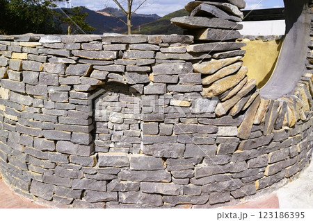 外構工事　エクステリア　ガーデニング　庭石　素材　背景 123186395