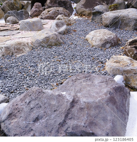 外構工事　エクステリア　ガーデニング　庭石　素材　背景 123186405
