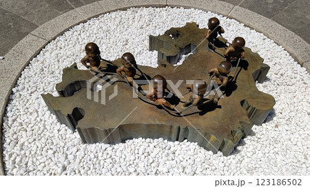 鉄道神社の縁結び七福童子【福岡・博多】 123186502