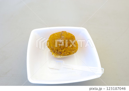 【食べ物】うに貝焼き 123187046