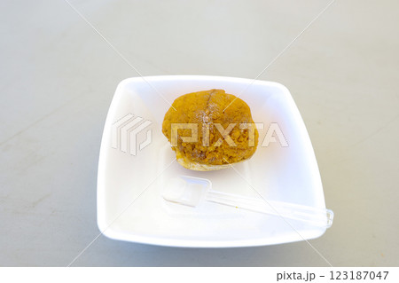 【食べ物】うに貝焼き 123187047