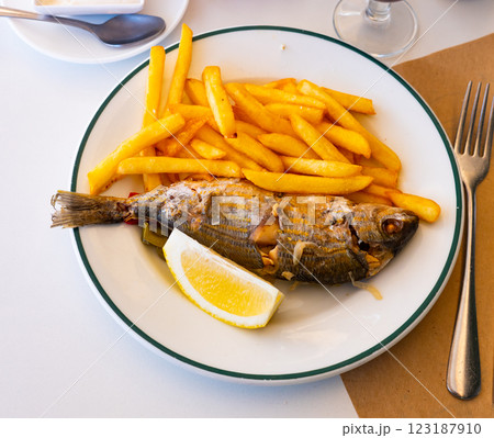Fried Mediterranean fish Sarpa Fried Mediterranean fish Sarpa 123187910