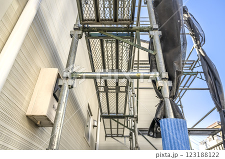 戸建て家屋の外壁修繕工事　外壁　外張り断熱リフォーム 123188122