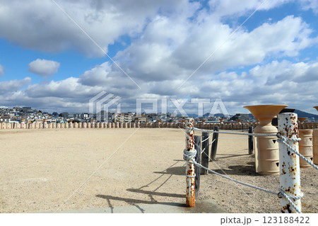 五色塚古墳 の墳頂部(兵庫県 神戸市) 五色塚古墳 の墳頂部(兵庫県 神戸市) 123188422