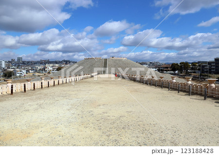 五色塚古墳(兵庫県 神戸市) 五色塚古墳(兵庫県 神戸市) 123188428