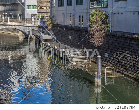 日本橋川常盤橋防災船着場（東京都中央区） 123188794