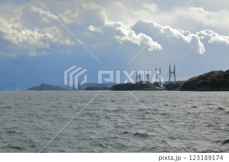 倉敷の田土浦公園から眺めた瀬戸内海の風景 123189174