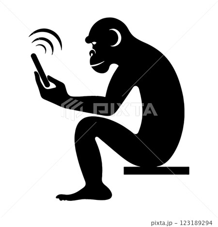スマホの画面を見ている猿の黒いシルエットイラスト 透過背景の切り抜き スマホの画面を見ている猿の黒いシルエットイラスト 透過背景の切り抜き 123189294