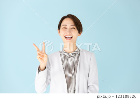 女性 ビジネス ポートレート ピース 女性 ビジネス ポートレート ピース 123189526