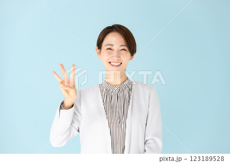 女性 ビジネス ポートレート 3 女性 ビジネス ポートレート 3 123189528