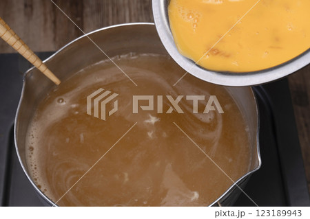 かきたまうどんを作る工程レシピ 123189943