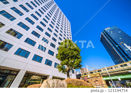 日本の東京都市景観 神田淡路町二丁目の損保会館などを望む。ワテラスからも近い＝10日 123194754