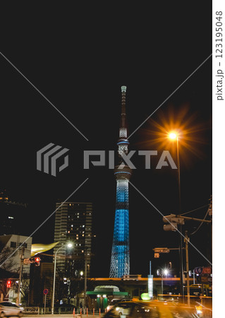 Night view of road across Sumida river 123195048