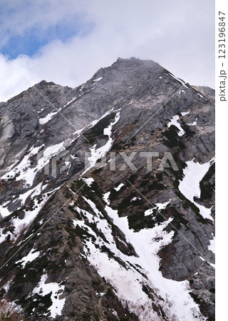 春の甲斐駒ヶ岳 123196847