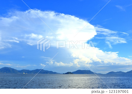 大芝島から望む とびしま海道 123197001