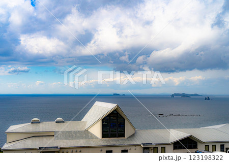 青い海と青い空　遠藤周作記念館 123198322