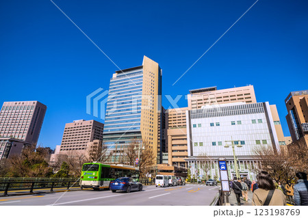 日本の東京都市景観 2つの大学が統合して東京科学大学病院に(旧東京医科歯科大学病院)=10日 日本の東京都市景観 2つの大学が統合して東京科学大学病院に(旧東京医科歯科大学病院)=10日 123198769