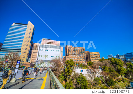日本の東京都市景観　2つの大学が統合して東京科学大学病院に（旧東京医科歯科大学病院）＝10日 123198771