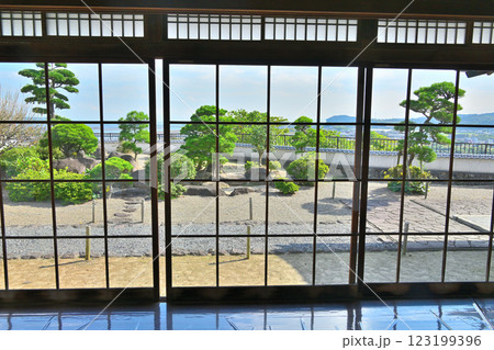 豊後 杵築城 模擬天守と武家屋敷 123199396