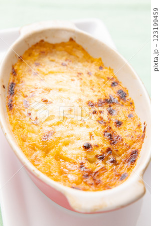 おいしいエビグラタン 123199459