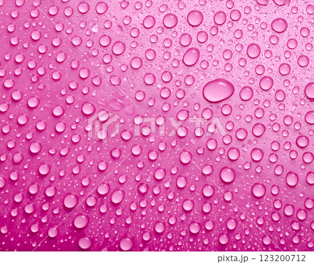 水滴と撥水加工された自動車のボンネットのイメージ素材 ピンク色 水滴と撥水加工された自動車のボンネットのイメージ素材 ピンク色 123200712