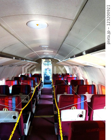 YS11機内  客室  (岐阜かかみがはら航空宇宙博物館) YS11機内  客室  (岐阜かかみがはら航空宇宙博物館) 123200921