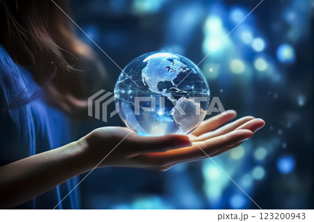 地球を持つ女性の手のクローズアップのイメージ素材 123200943