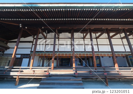 京都御所の清涼殿 123201051
