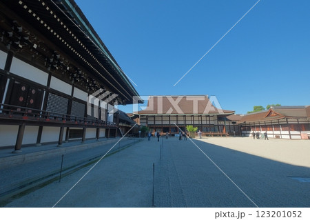 京都御所の清涼殿 123201052