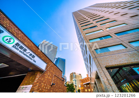 日本の東京都市景観 新御茶ノ水駅や御茶ノ水ソラシティ（左上）、ワテラスなどを望む。新時代へ＝10日 123201266