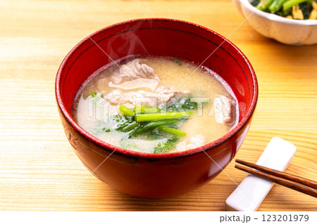 春菊の味噌汁 123201979