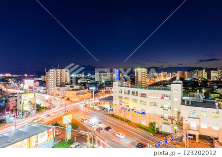(夜景都市景観) 世安町交差点と国道三号線パノラマ風景 (熊本市世安町) (夜景都市景観) 世安町交差点と国道三号線パノラマ風景 (熊本市世安町) 123202012