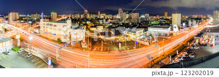 (夜景都市景観) 高層ビル・タワーマンションと国道三号線パノラマ風景 (熊本市世安町) (夜景都市景観) 高層ビル・タワーマンションと国道三号線パノラマ風景 (熊本市世安町) 123202019