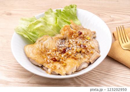鶏ももソテーねぎソース 123202950