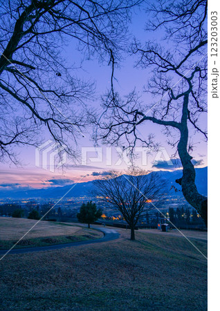 サンセットポイント100選から夕景を望む【あづみ野池田クラフトパーク】 123203003