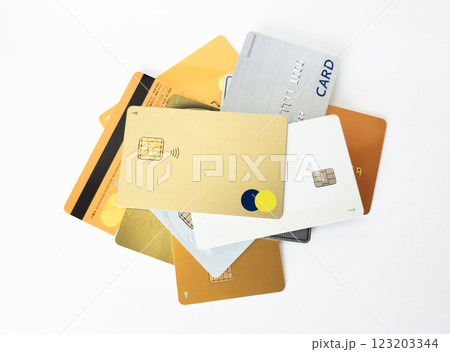 たくさんのクレジットカード 123203344