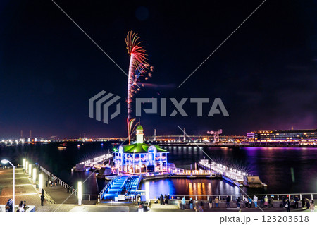 《神奈川県》横浜ナイトフラワーズ・横浜港を彩る花火 《神奈川県》横浜ナイトフラワーズ・横浜港を彩る花火 123203618