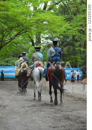 京都市 世界遺産下鴨神社の流鏑馬神事 123205100