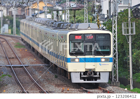 小田急小田原線　秦野－新松田　小田急　8000形　8552編成 123206412