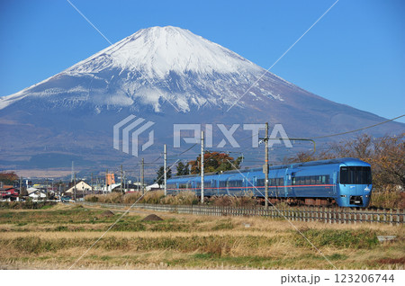 御殿場線　御殿場－足柄　小田急　60000形　60252編成　あさぎり 123206744