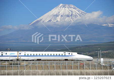 東海道新幹線　三島ー新富士　JR西日本　N700系　N7編成（博多）　のぞみ　ひかり　こだま 123207023