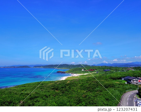 角島灯台より望む絶景(山口県下関市) 123207431