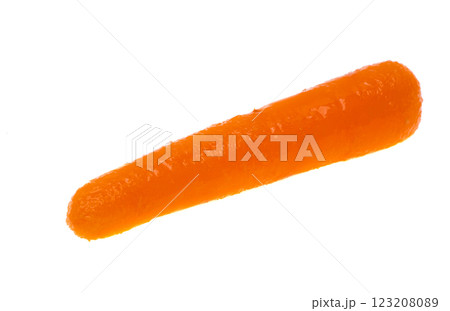 small carrot isolated 123208089