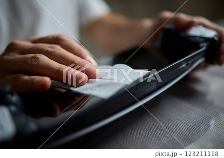 How to Effectively Clean the Screen of Your Gaming Console for Optimal Performance How to Effectively Clean the Screen of Your Gaming Console for Optimal Performance 123211118