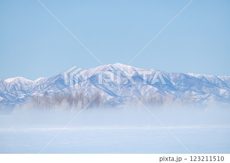 気嵐と日高山脈 気嵐と日高山脈 123211510