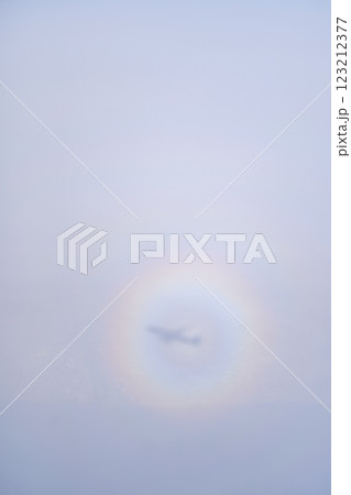 飛行機から見たブロッケン現象の風景 123212377