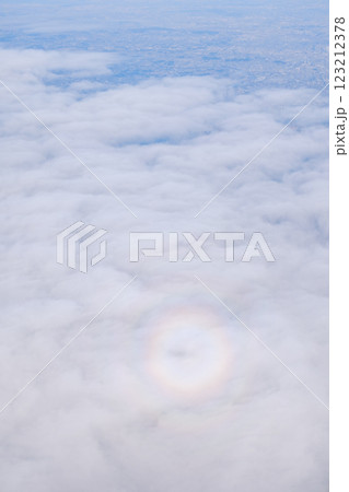 飛行機から見たブロッケン現象の風景 123212378