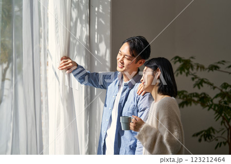 仲の良い夫婦 123212464