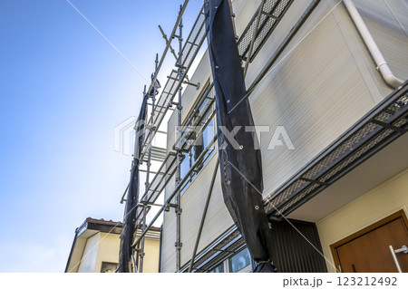 戸建て家屋の外壁修繕工事　外壁　外張り断熱リフォーム 123212492